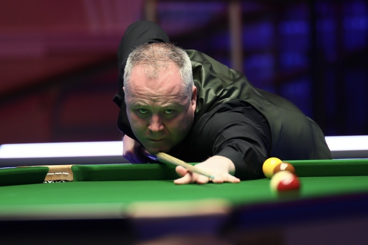 湖人向老詹提出苛刻条件，球迷喊话管理层，退役球衣成谈判筹码