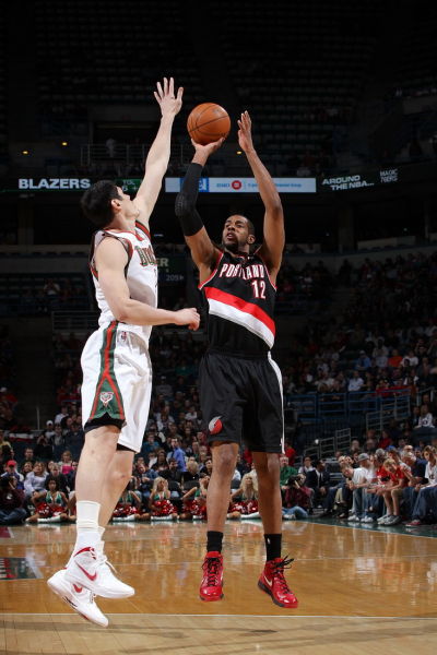 意大利vs以色列半场数据：意大利控球率68%，射门11-4