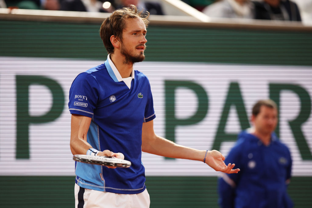 她们配合默 她们配合默